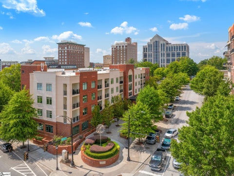 Photo of 98 E Mcbee Avenue Unit 404, Greenville, SC 29601 (MLS # 1604498)