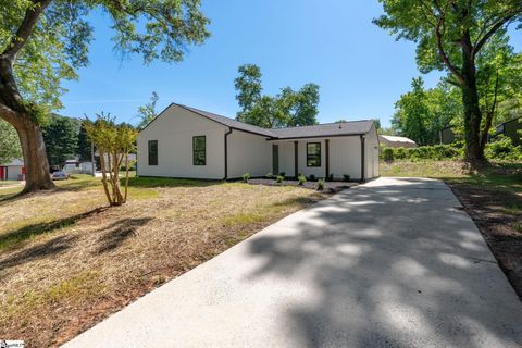 Photo of 2 Cadbury Lane, Piedmont, SC 29673 (MLS # 1592102)