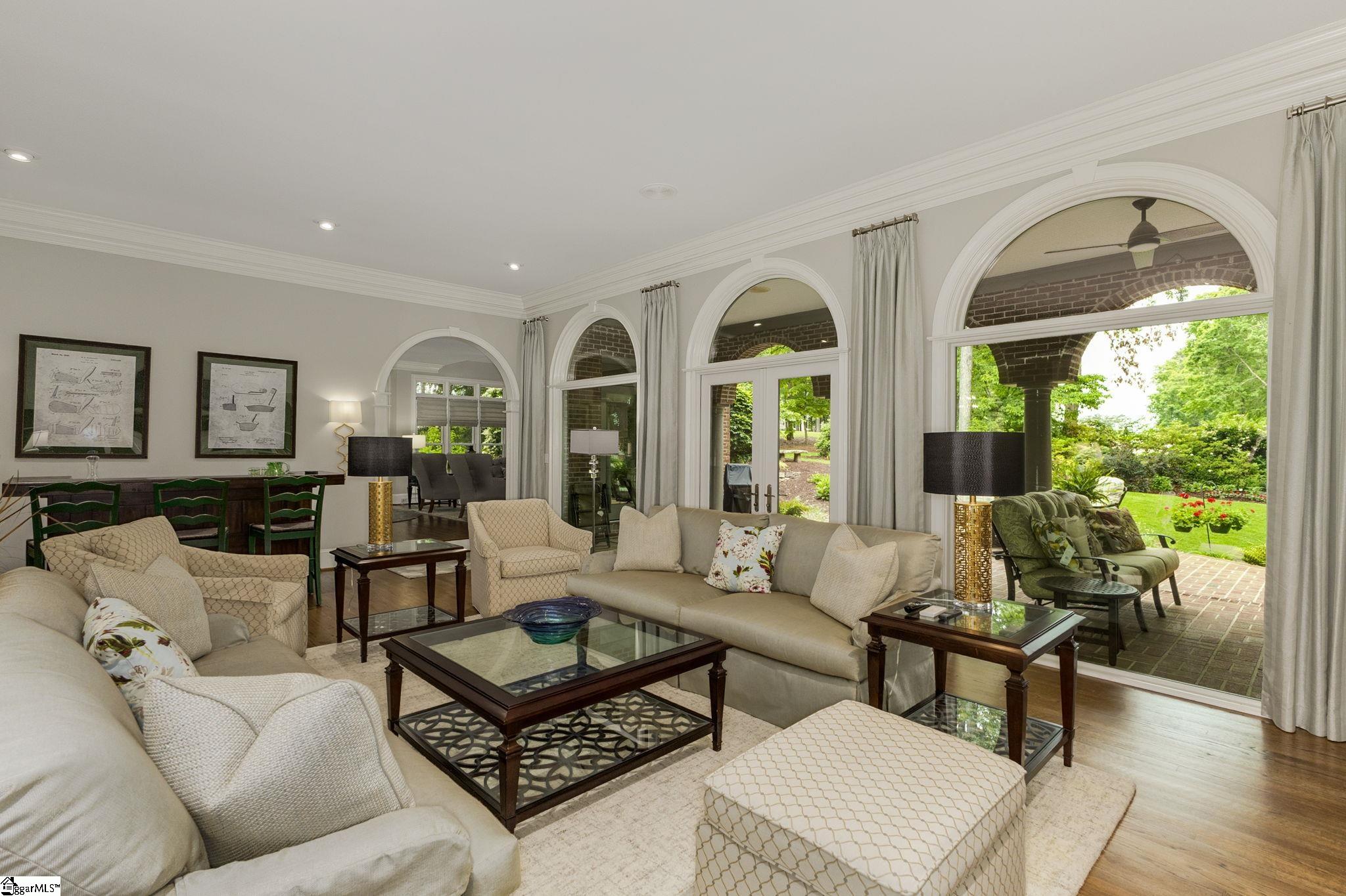 14 Baronne Court