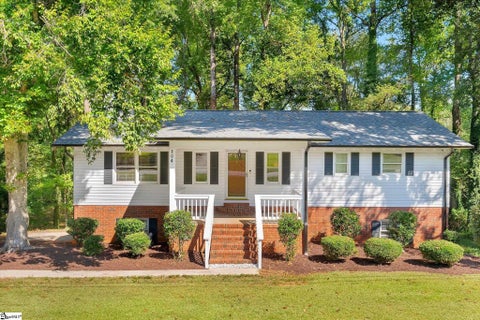 Photo of 104 Ridgewood Street, Easley, SC 29642 (MLS # 1602813)