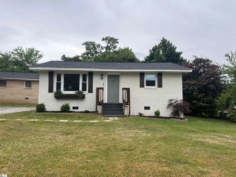 Photo of 7 Elberta Street, Taylors, SC 29687 (MLS # 1589569)