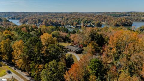 Photo of 18 Lake Ridge Drive, Greenville, SC 29611 (MLS # 1574355)