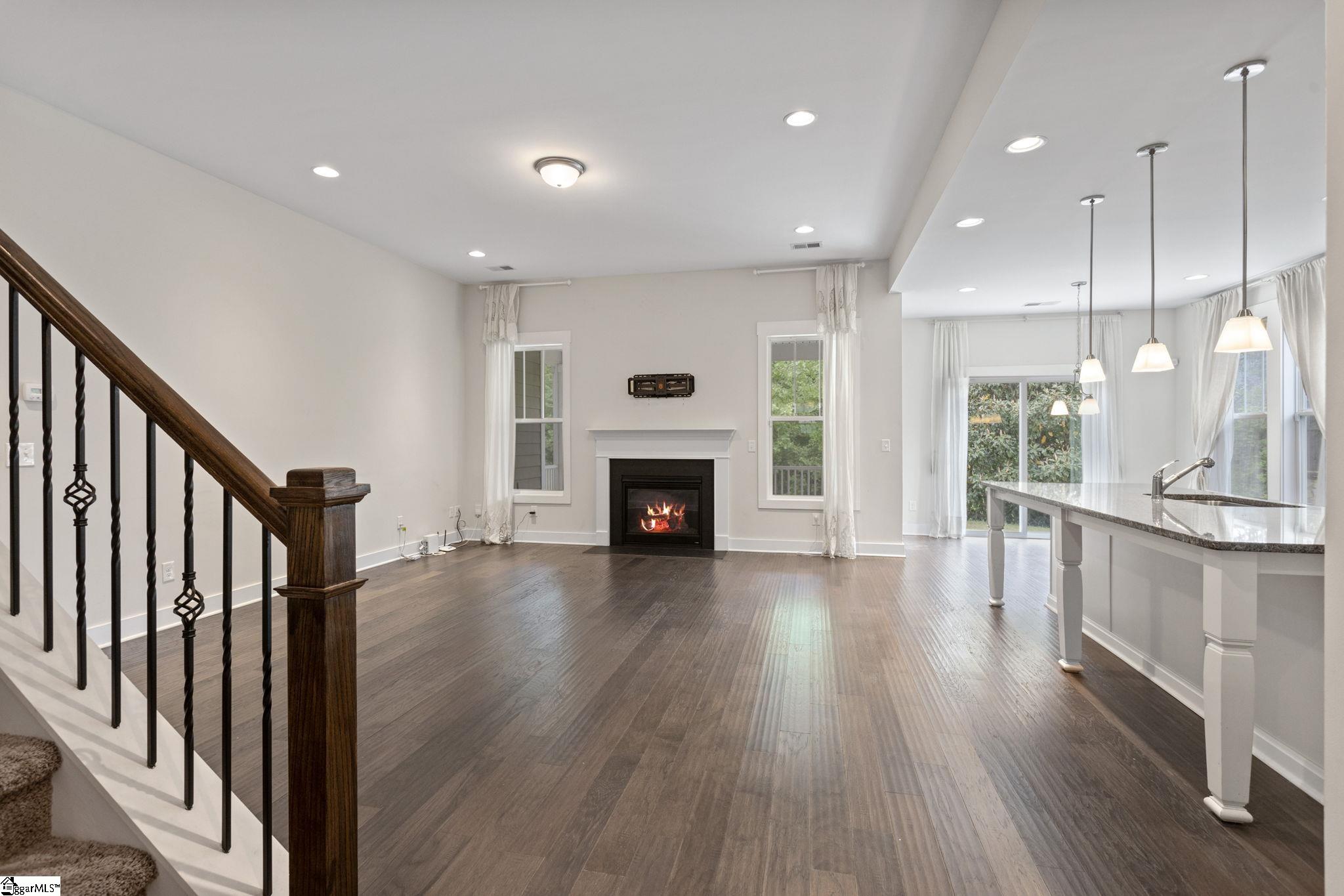 Greer, South Carolina 29650, United States, 4 Bedrooms Bedrooms, ,4 BathroomsBathrooms,Residential,Active,123012