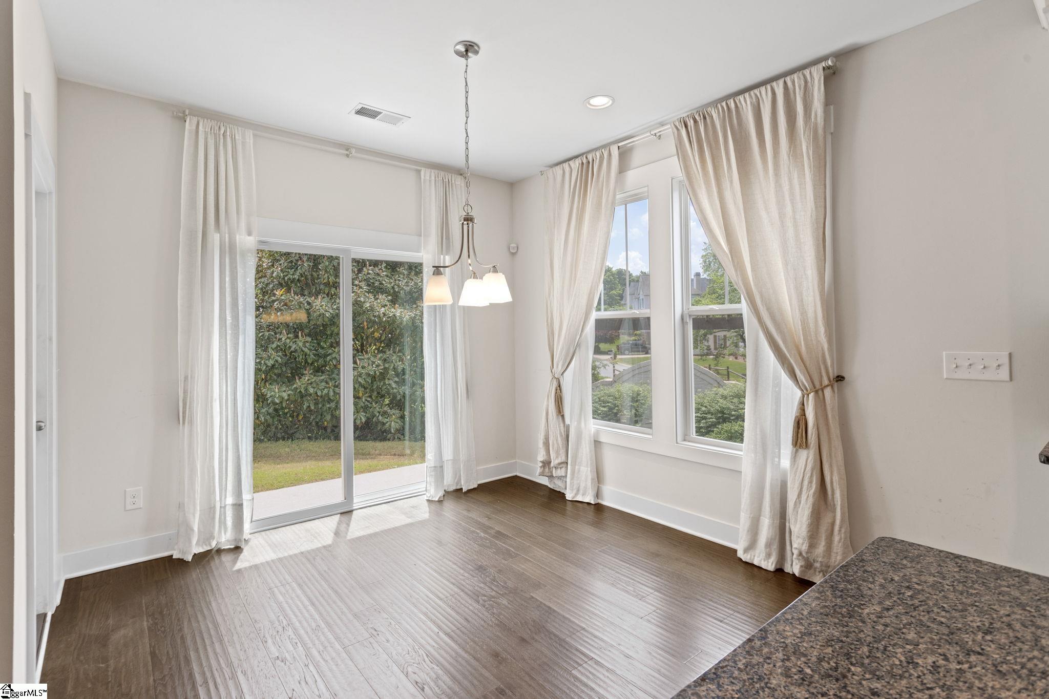 Greer, South Carolina 29650, United States, 4 Bedrooms Bedrooms, ,4 BathroomsBathrooms,Residential,Active,123012