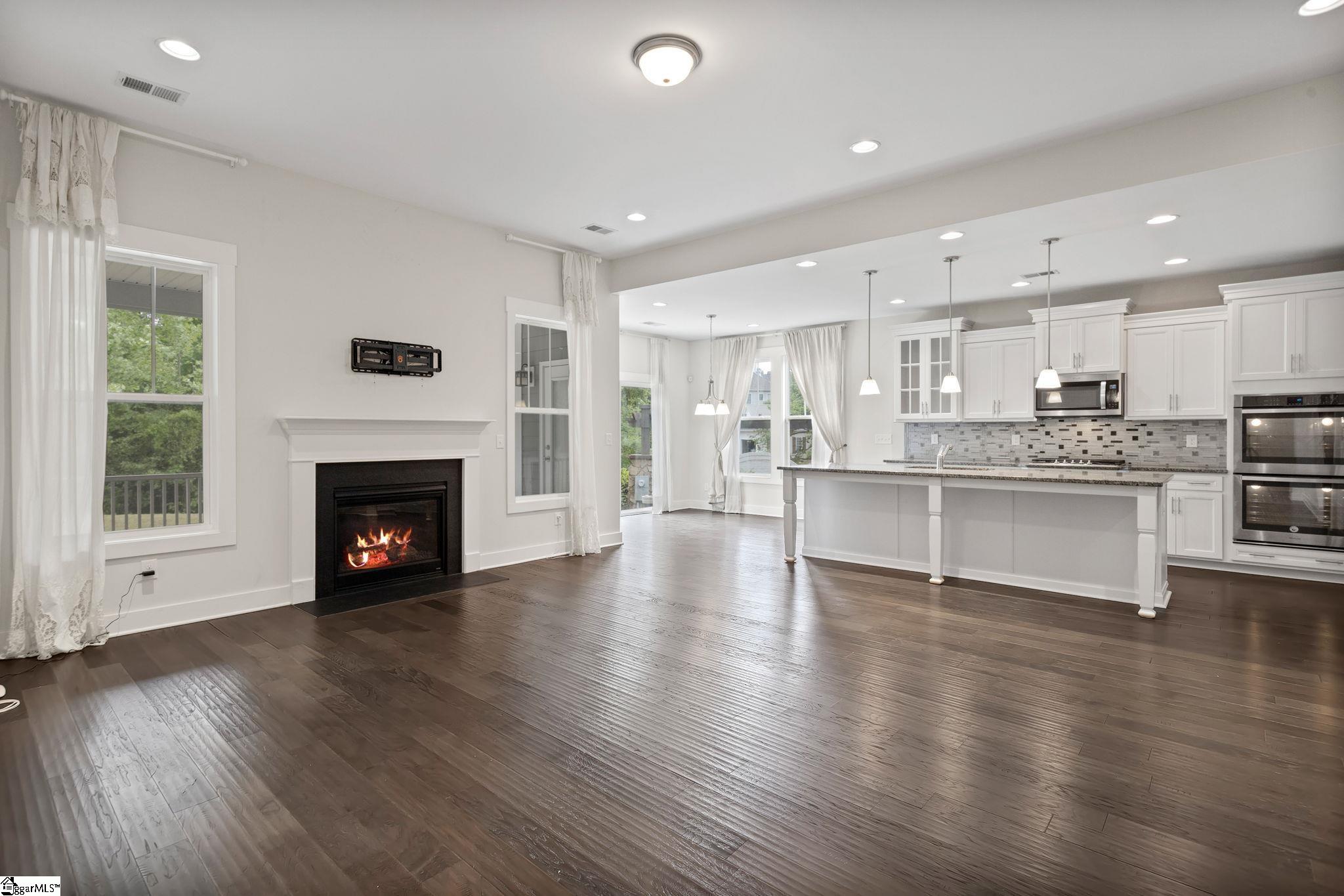 Greer, South Carolina 29650, United States, 4 Bedrooms Bedrooms, ,4 BathroomsBathrooms,Residential,Active,123012