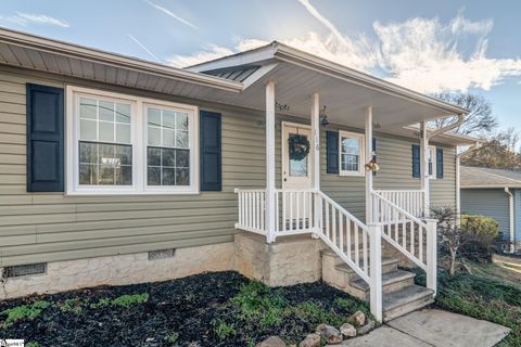 Photo of 116 Johnson Street, Duncan, SC 29334 (MLS # 1577636)