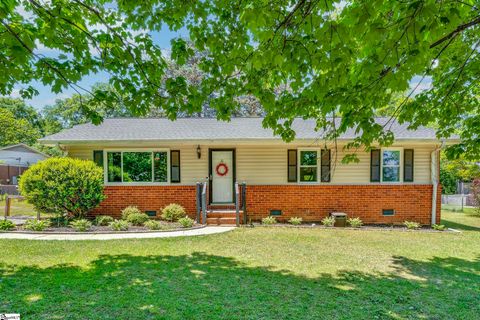 Photo of 6 Greenfield Court, Greenville, SC 29615 (MLS # 1591850)