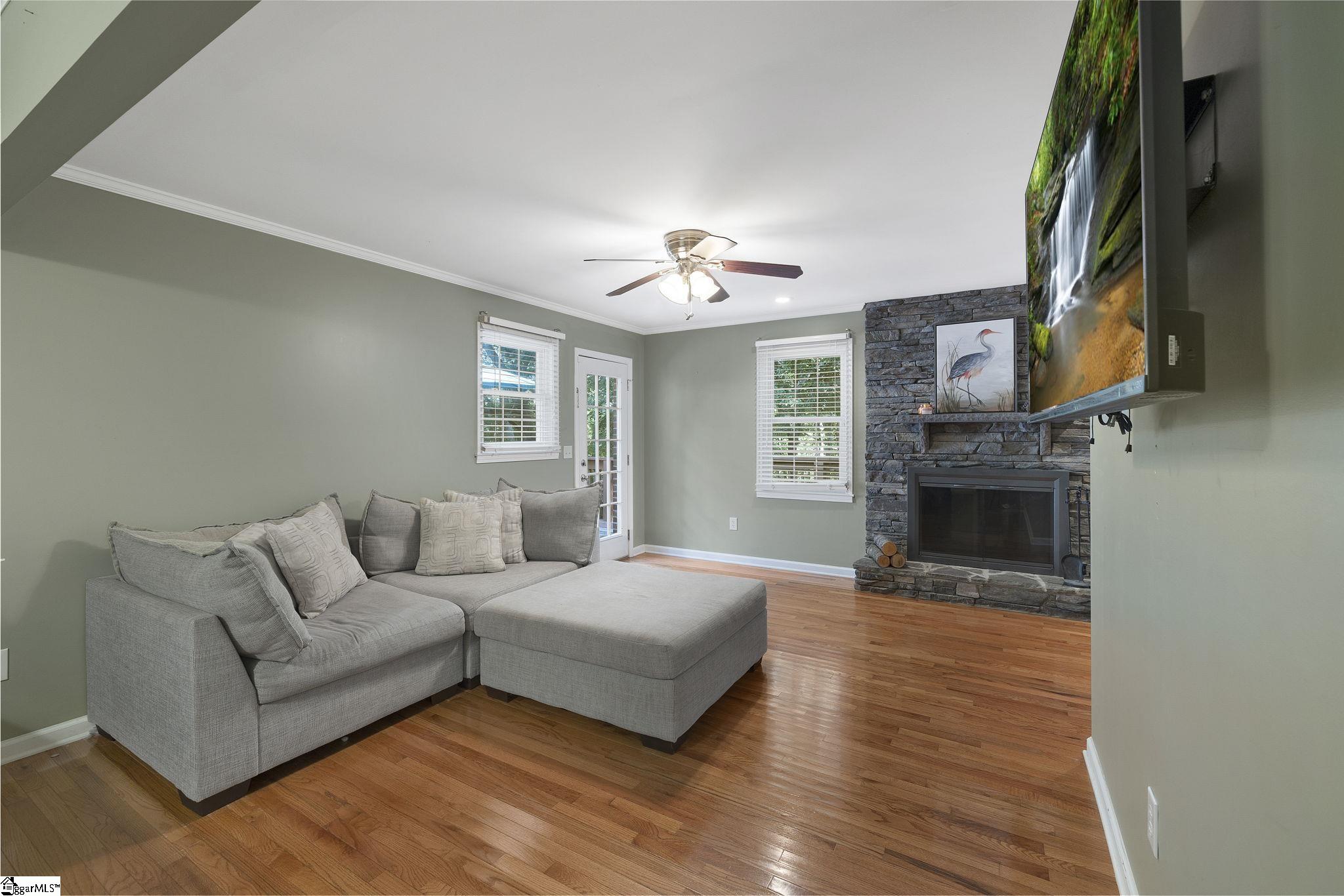 Simpsonville, South Carolina 29680, United States, 4 Bedrooms Bedrooms, ,2 BathroomsBathrooms,Residential,Contingent,180415