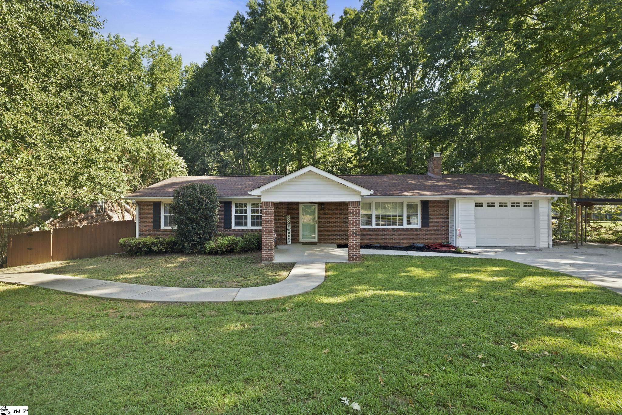 Simpsonville, South Carolina 29680, United States, 4 Bedrooms Bedrooms, ,2 BathroomsBathrooms,Residential,Contingent,180415