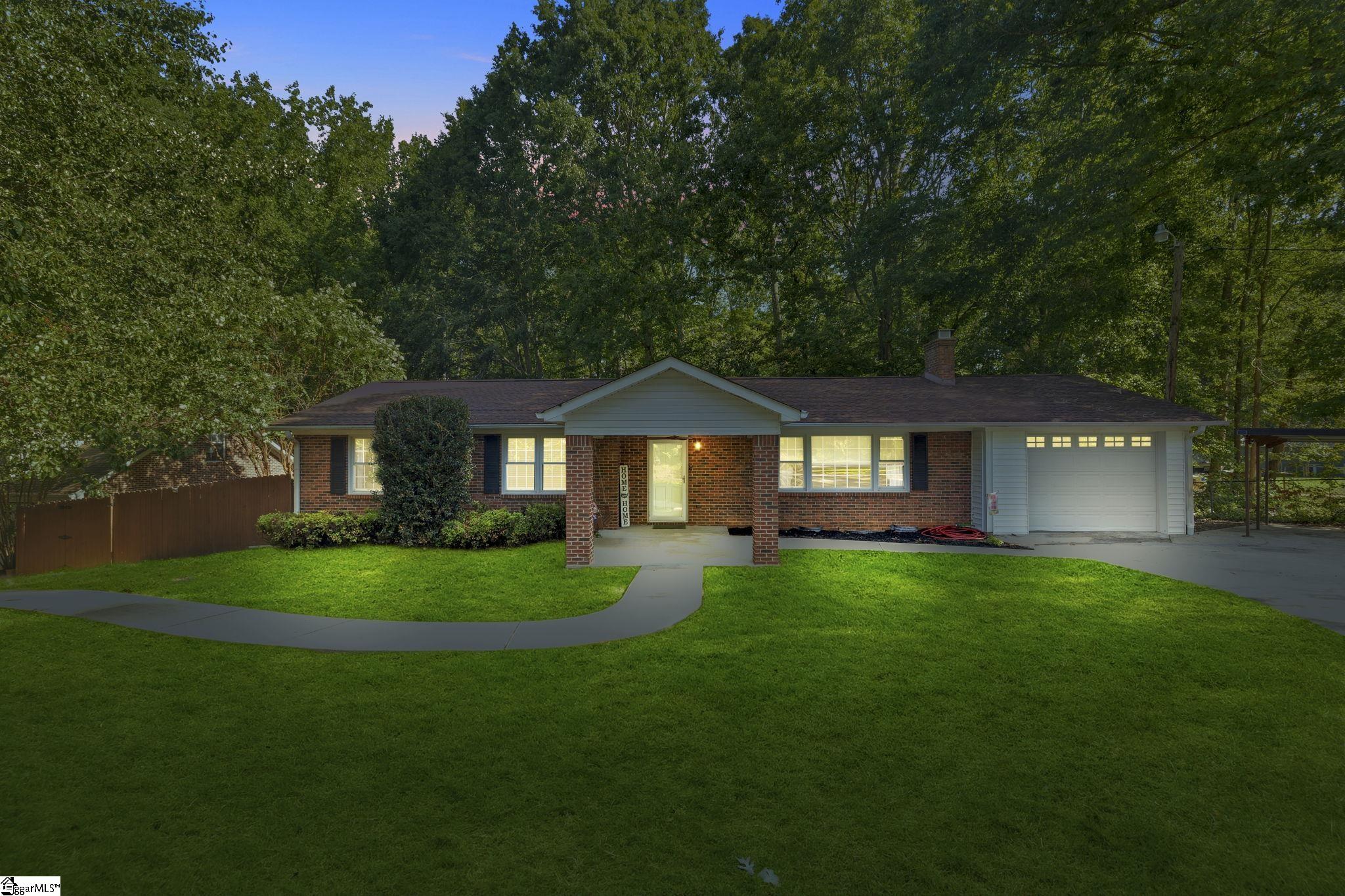 Simpsonville, South Carolina 29680, United States, 4 Bedrooms Bedrooms, ,2 BathroomsBathrooms,Residential,Contingent,180415