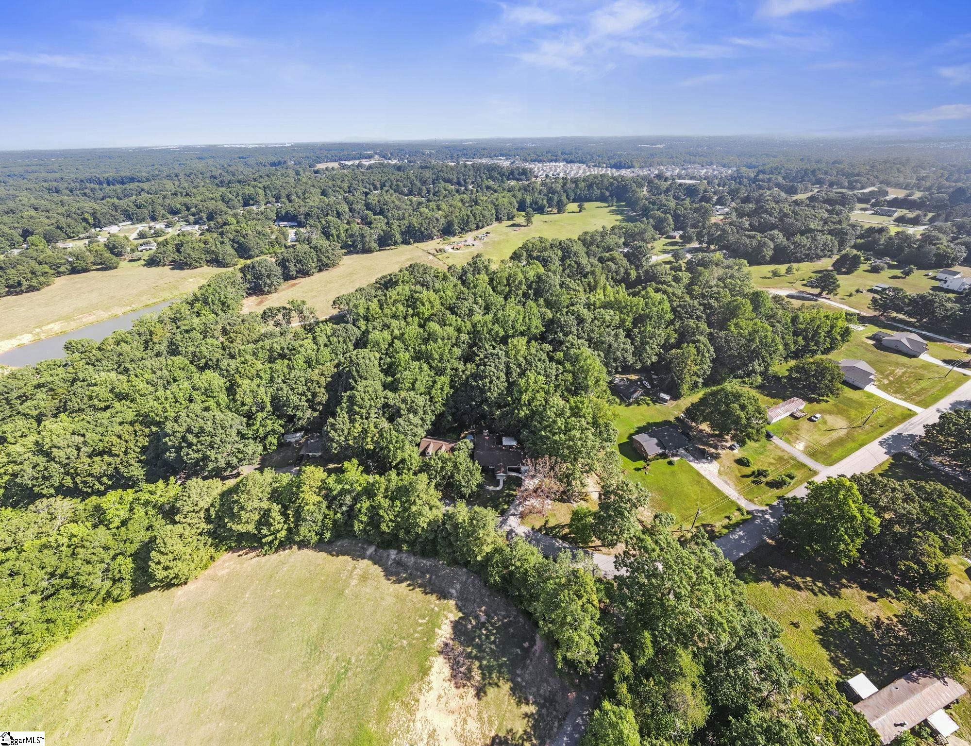 Simpsonville, South Carolina 29680, United States, 4 Bedrooms Bedrooms, ,2 BathroomsBathrooms,Residential,Contingent,180415