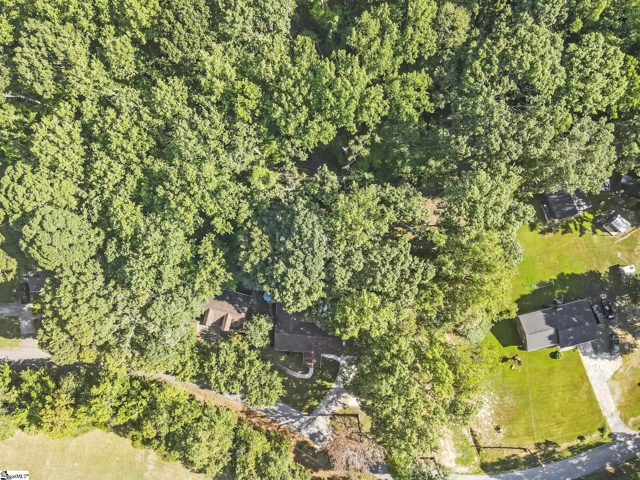 Simpsonville, South Carolina 29680, United States, 4 Bedrooms Bedrooms, ,2 BathroomsBathrooms,Residential,Contingent,180415