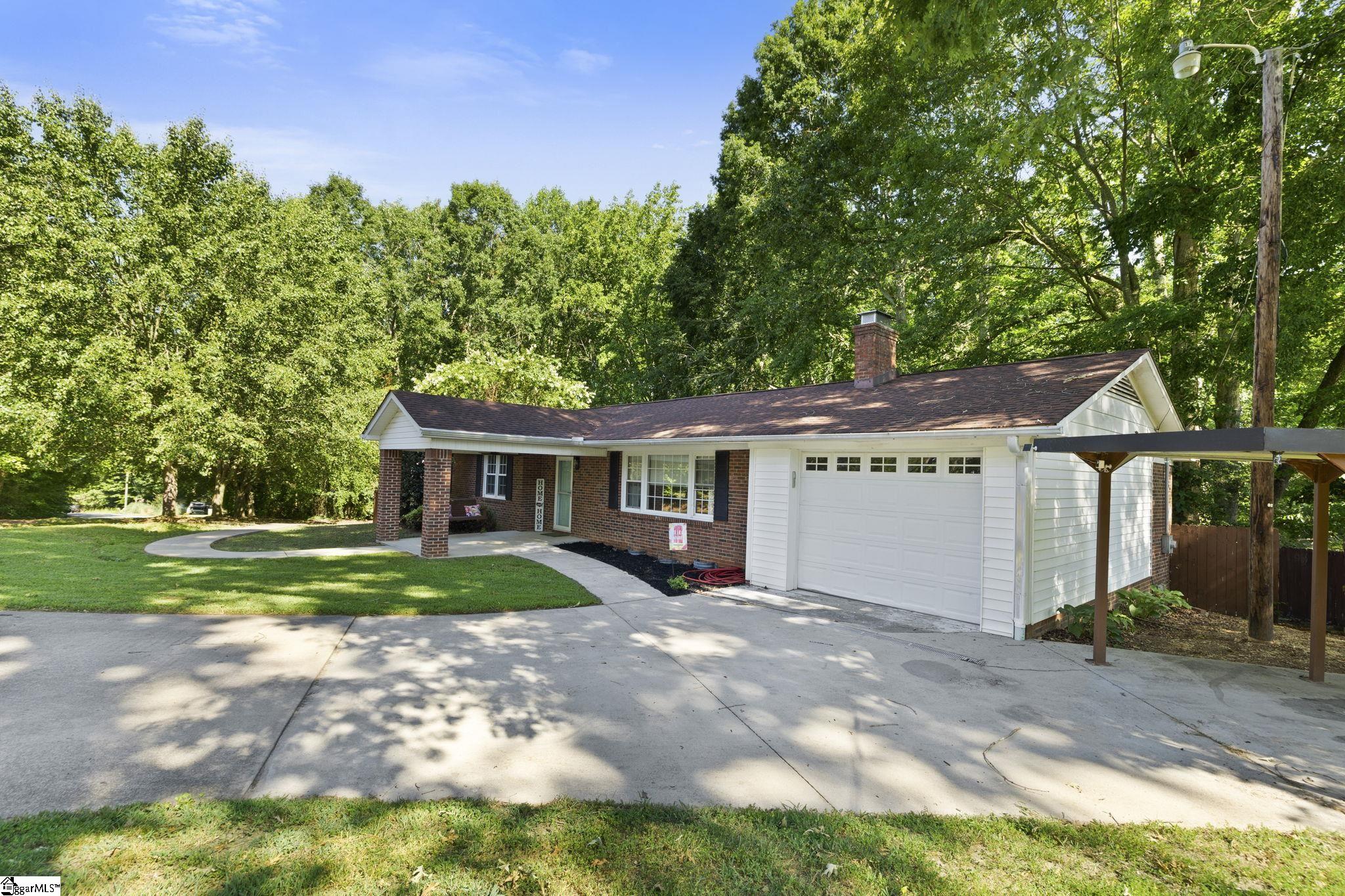 Simpsonville, South Carolina 29680, United States, 4 Bedrooms Bedrooms, ,2 BathroomsBathrooms,Residential,Contingent,180415