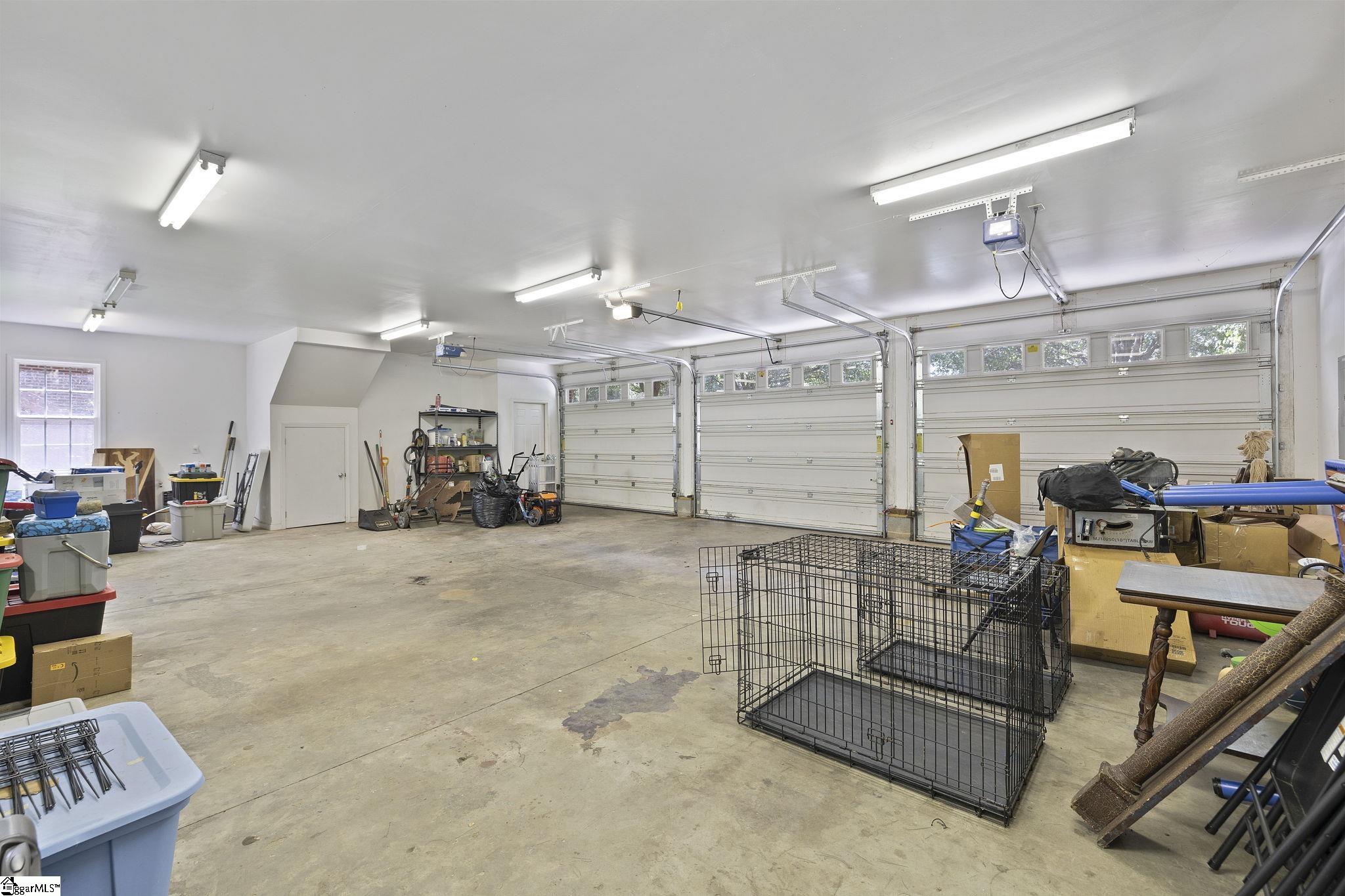 Simpsonville, South Carolina 29680, United States, 4 Bedrooms Bedrooms, ,2 BathroomsBathrooms,Residential,Contingent,180415