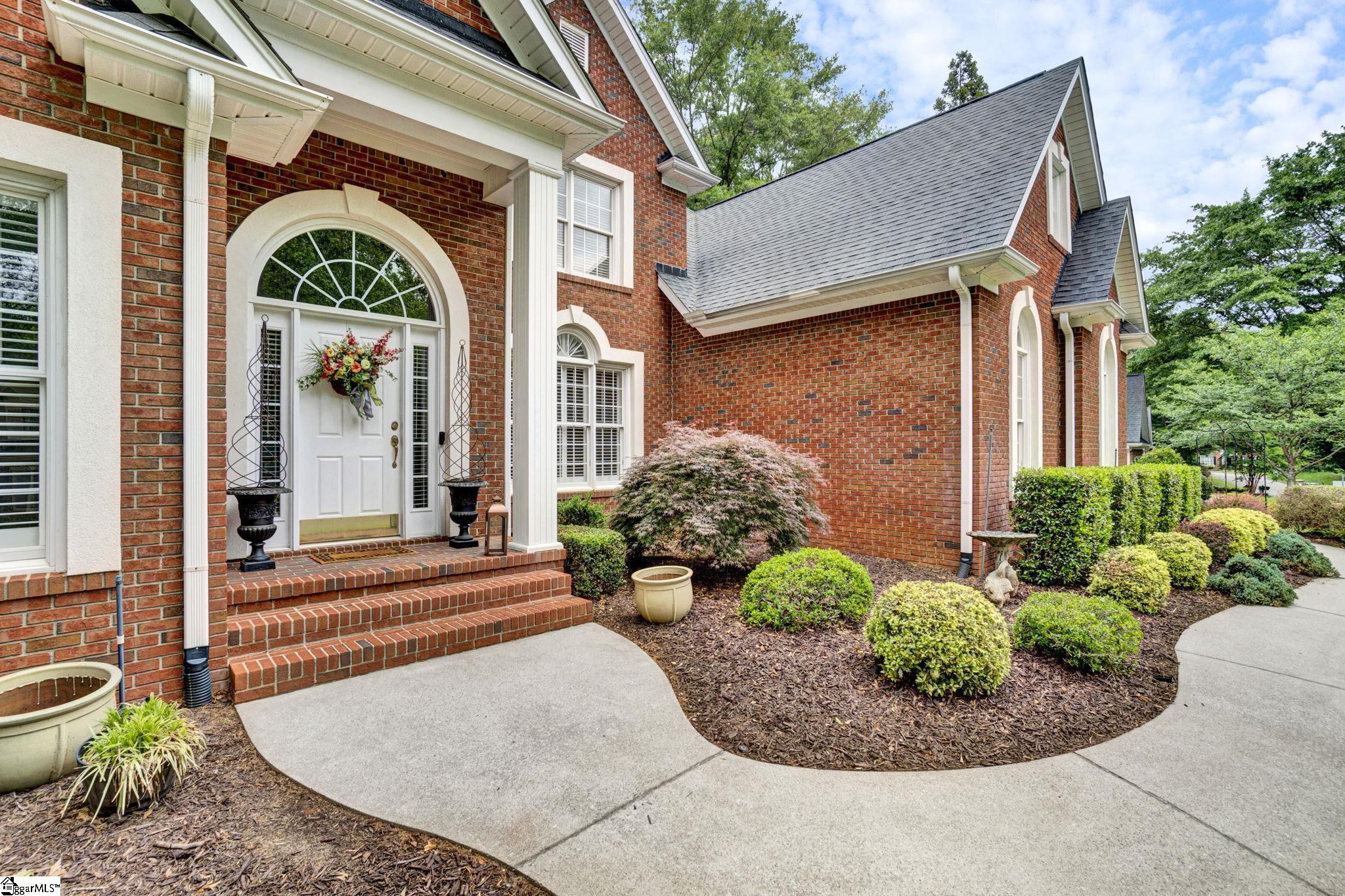 14 Wolf Run Drive