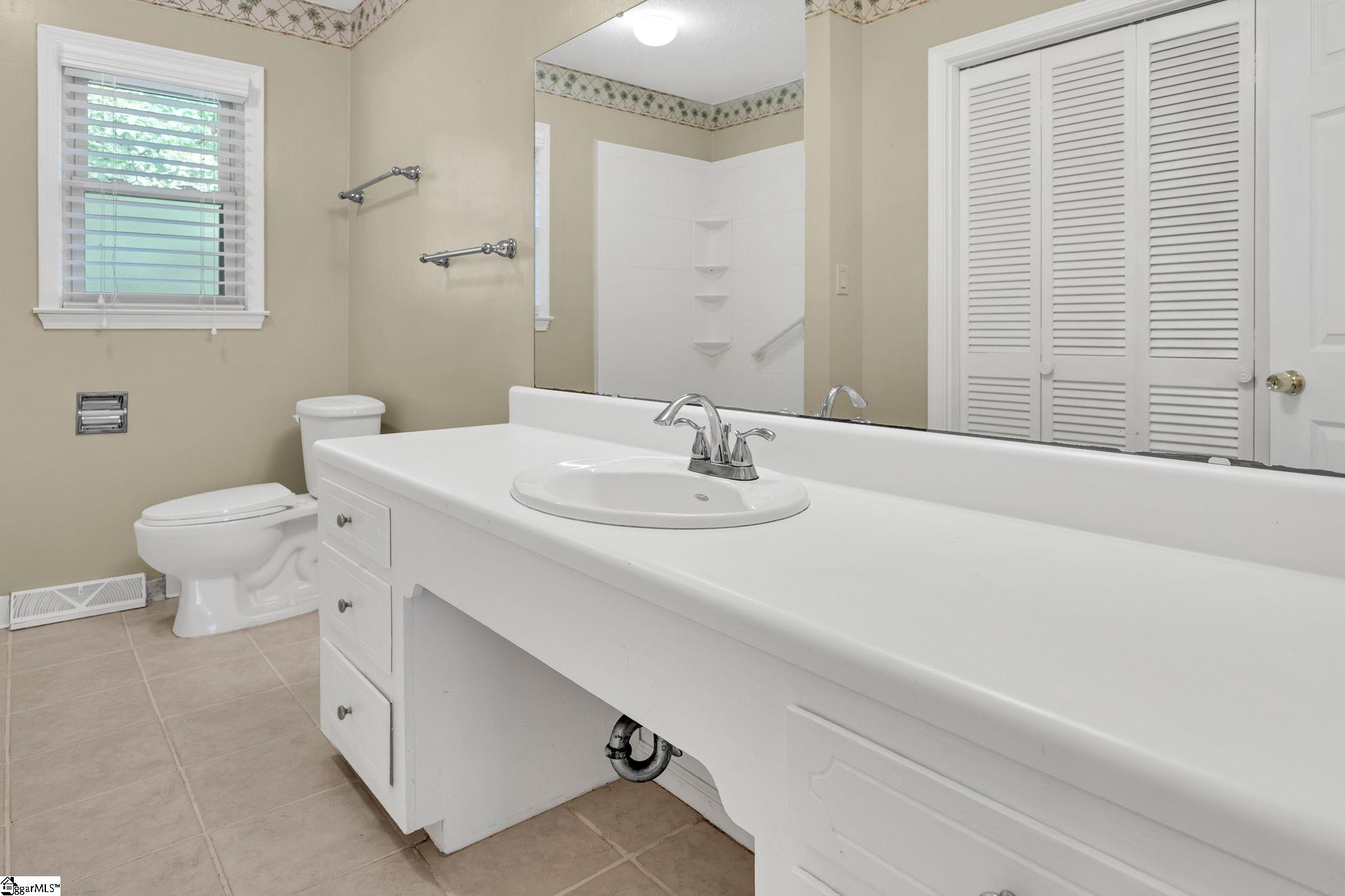 Anderson, South Carolina 29625, United States, 4 Bedrooms Bedrooms, ,3 BathroomsBathrooms,Residential,Pending,145204