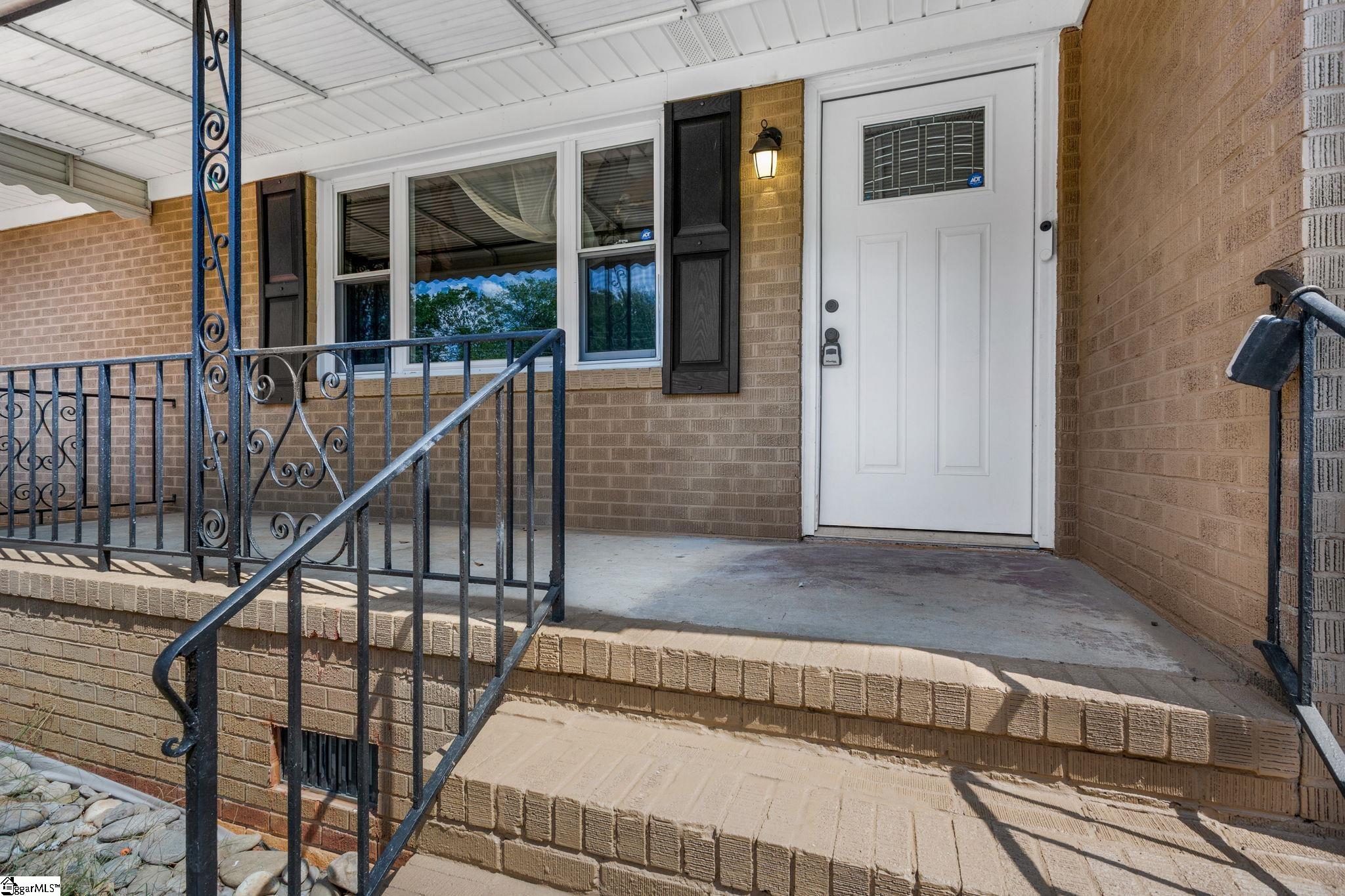 301 Crestwood Drive