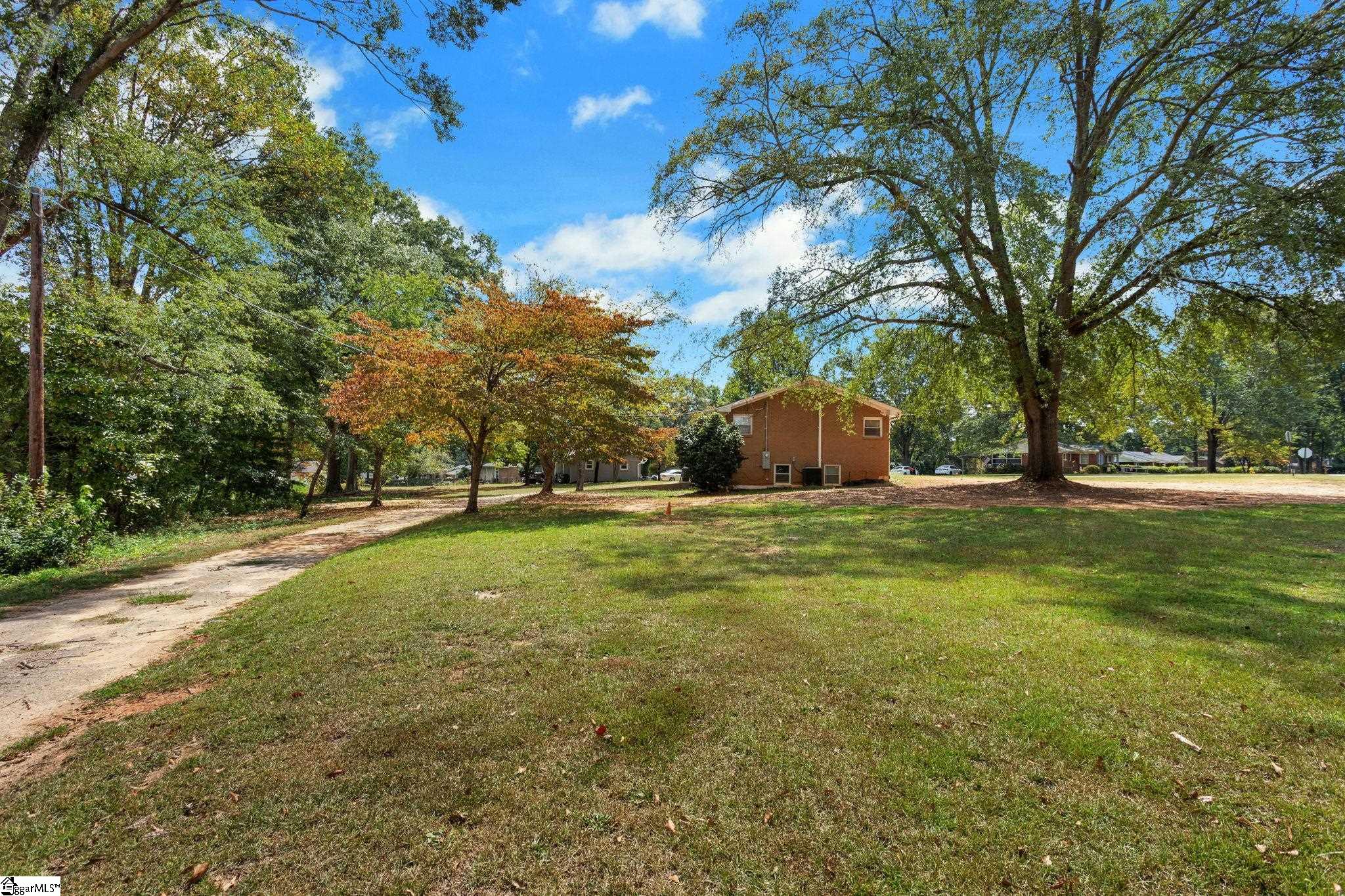 301 Crestwood Drive