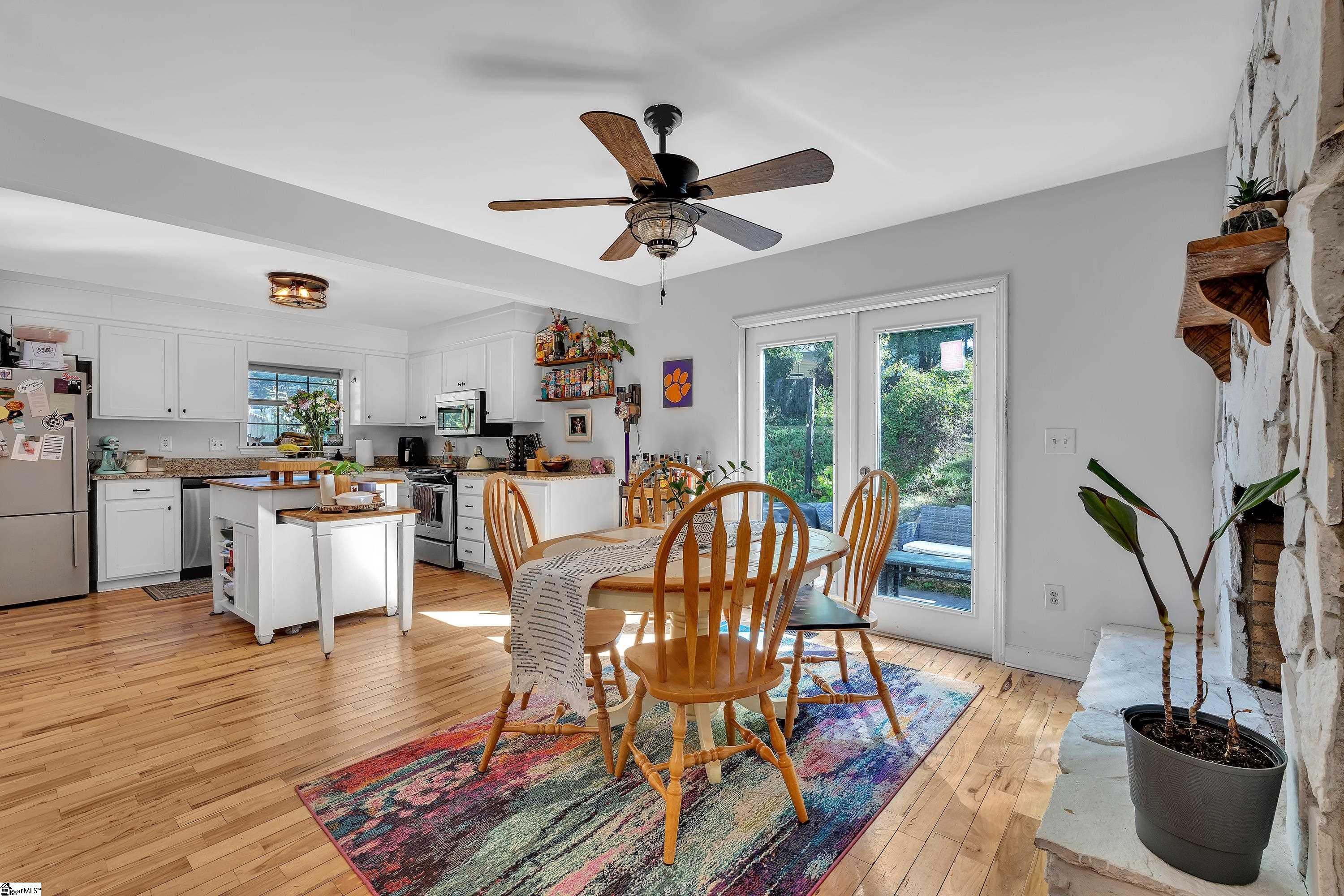 Real Estate Search 3 919 Berkeley Drive