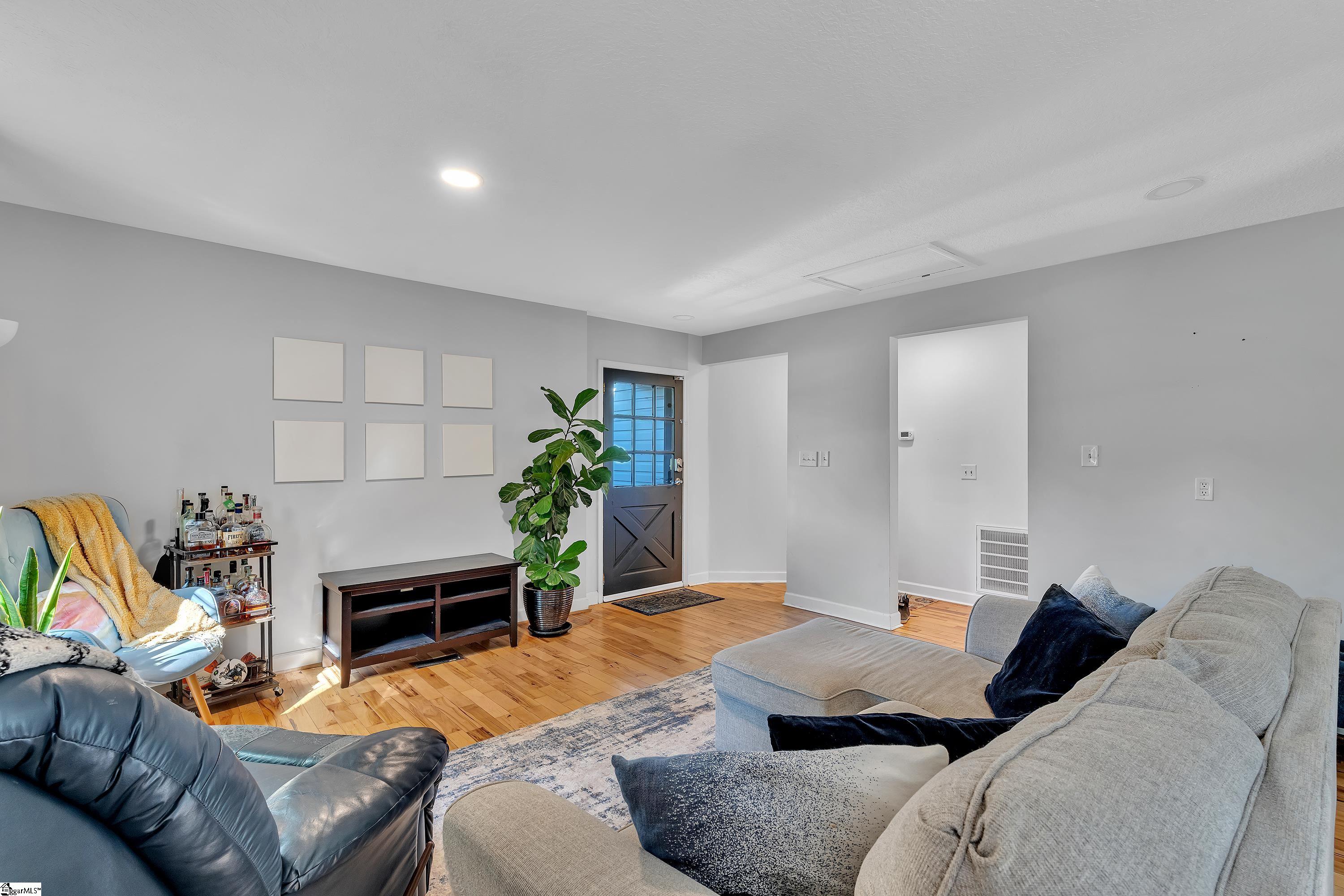Real Estate Search 2 919 Berkeley Drive