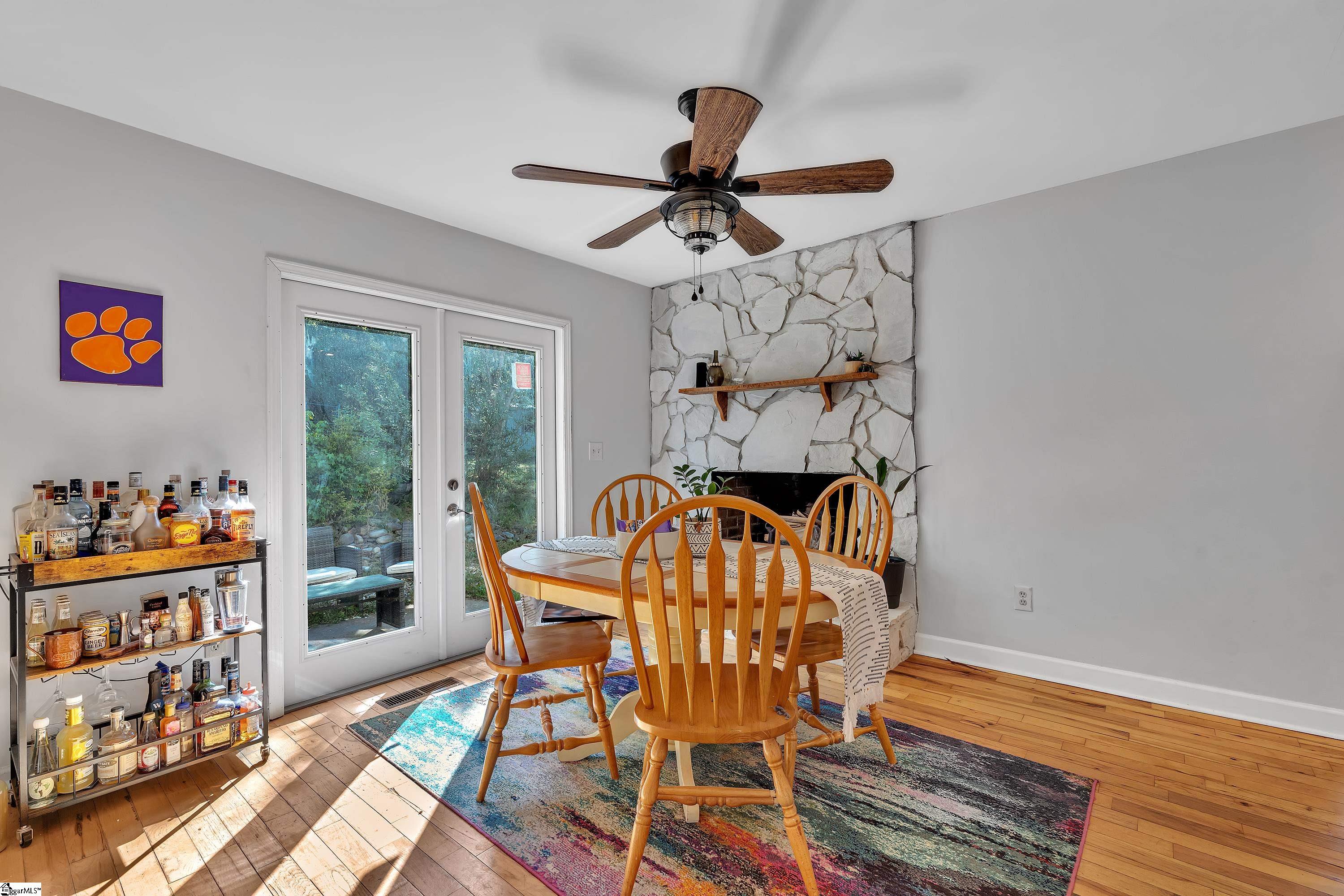 Real Estate Search 4 919 Berkeley Drive