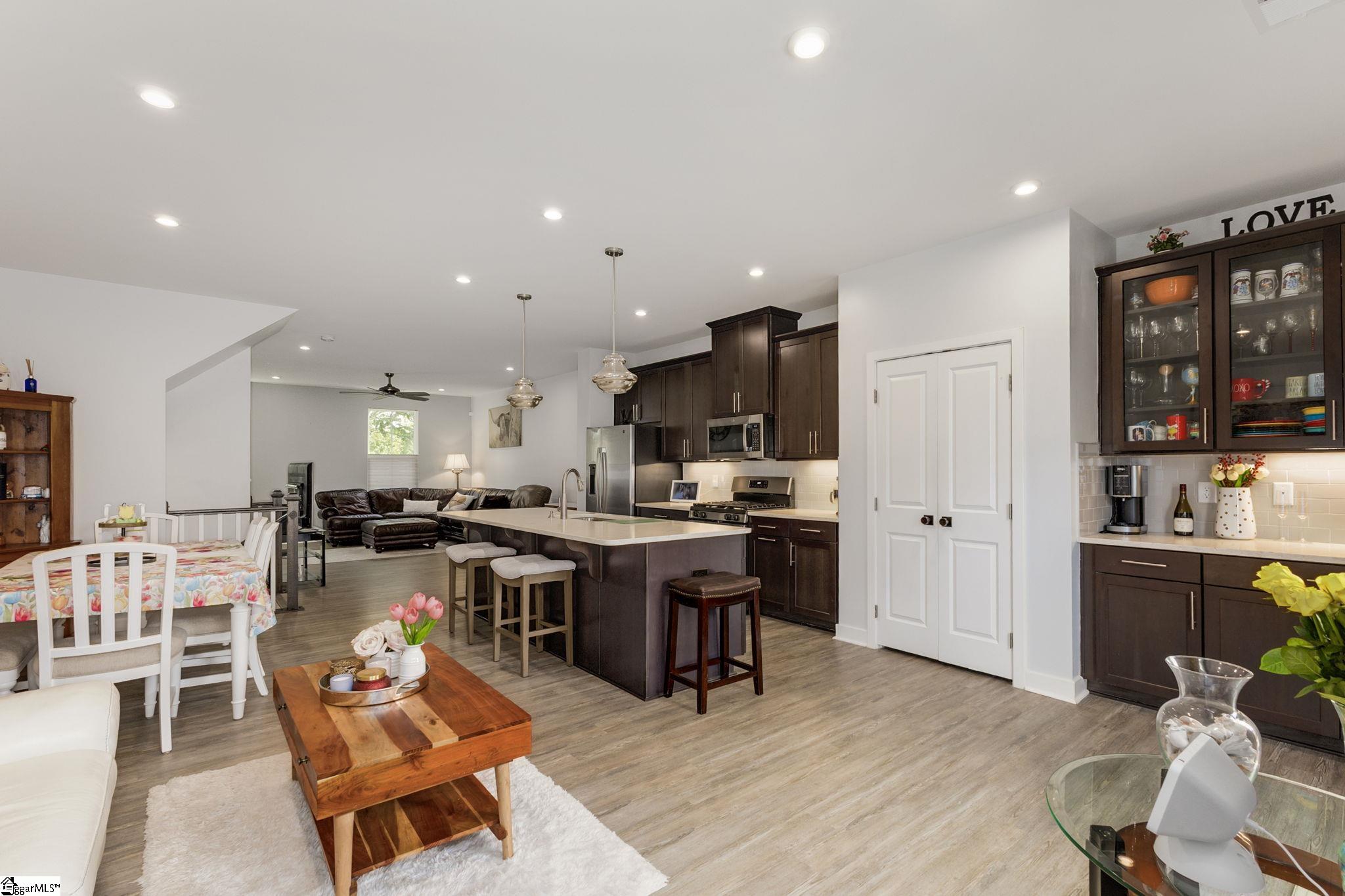 Greenville, South Carolina 29607, United States, 4 Bedrooms Bedrooms, ,3 BathroomsBathrooms,Residential,Active,139781