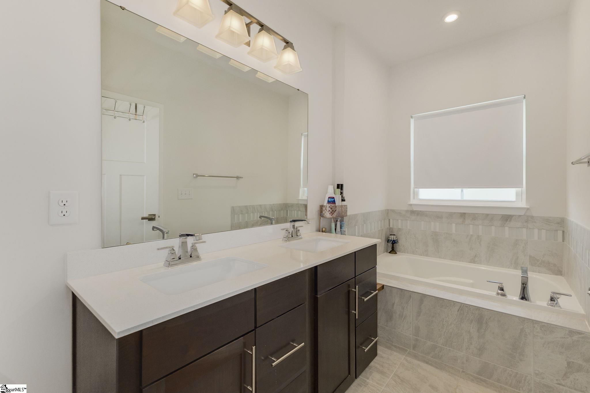 Greenville, South Carolina 29607, United States, 4 Bedrooms Bedrooms, ,3 BathroomsBathrooms,Residential,Active,139781