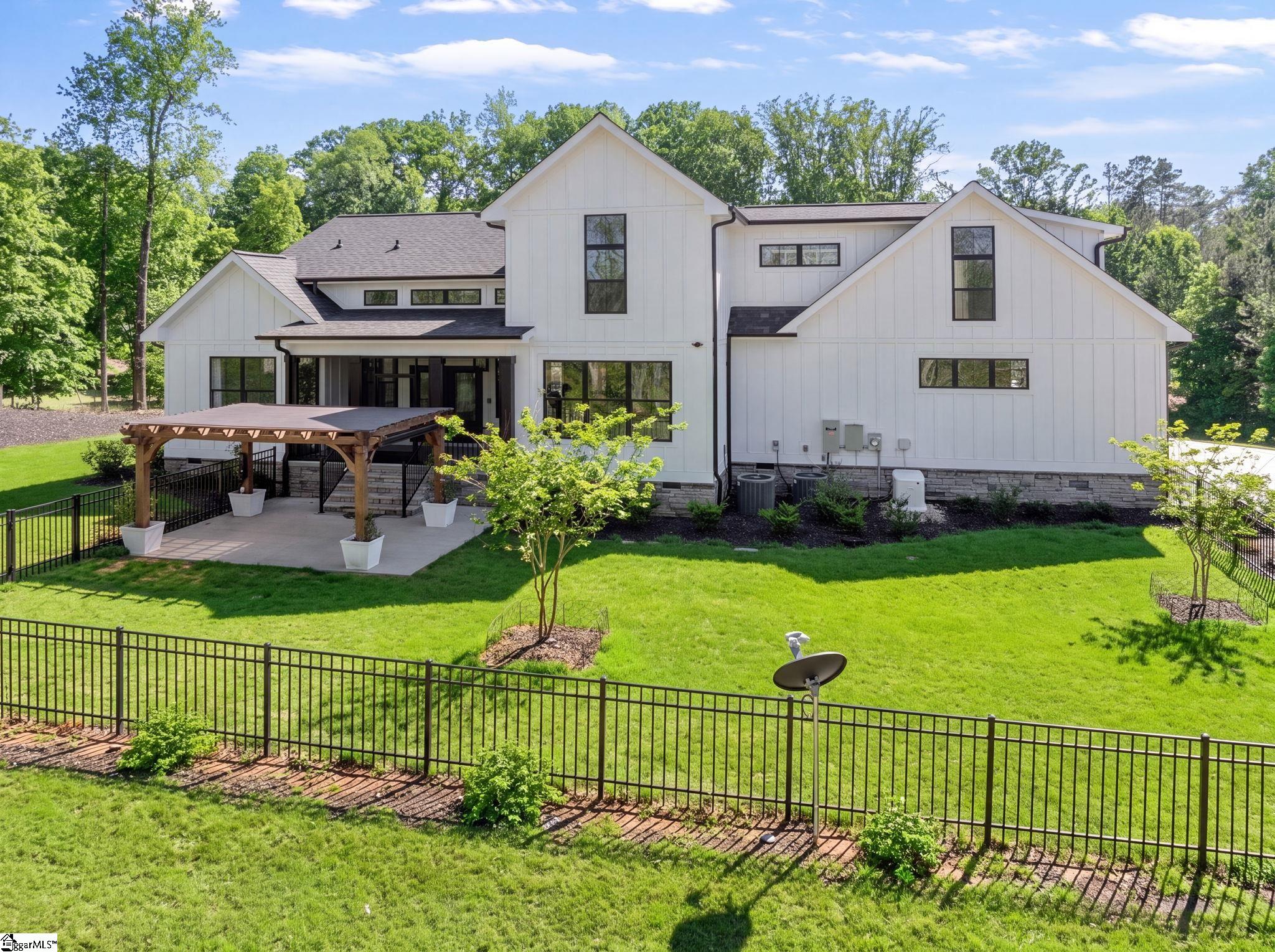 110 Royal Oaks Drive