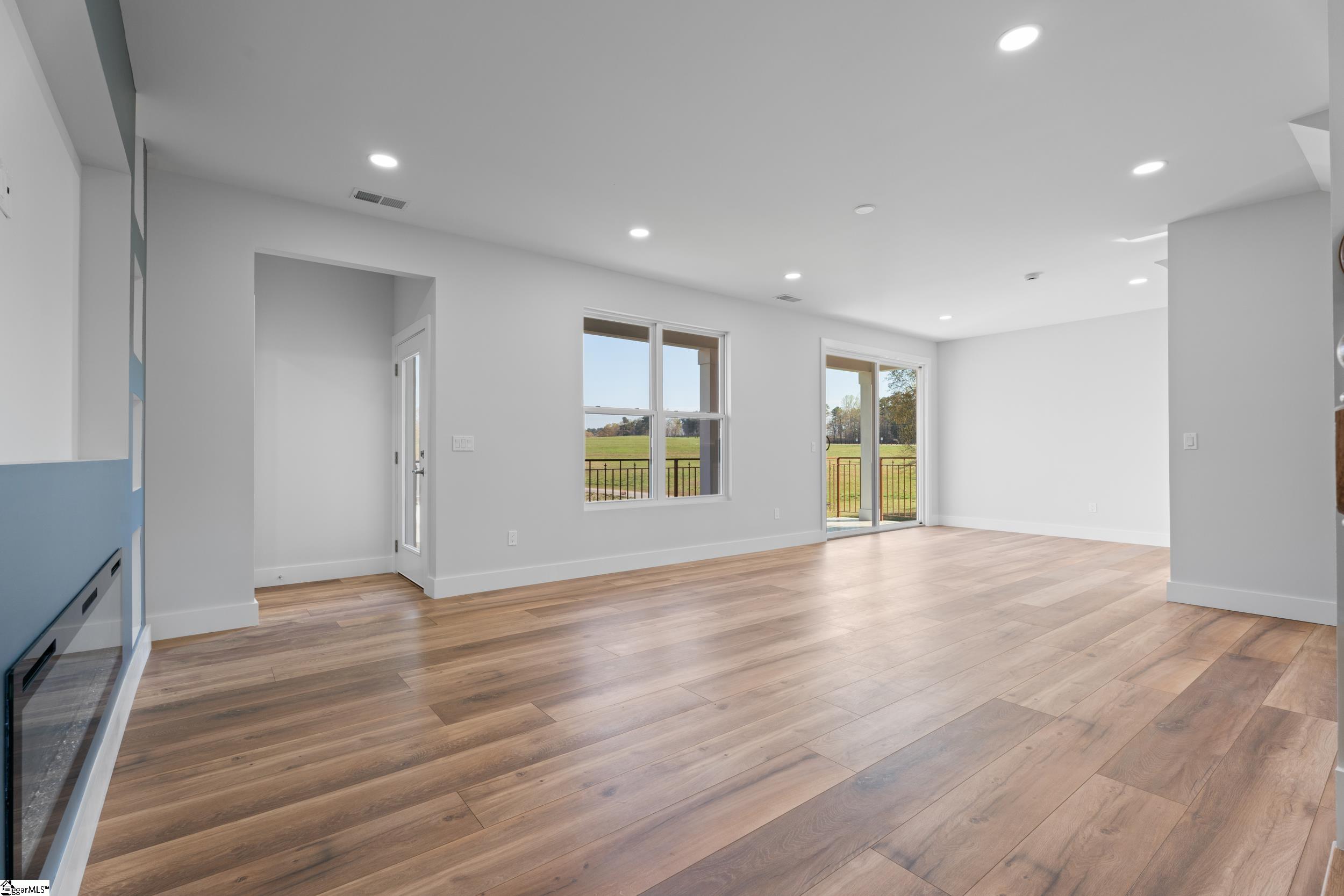 102 Topsail Drive