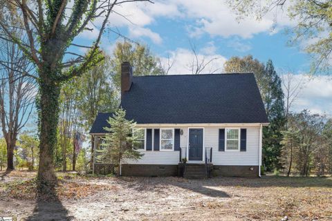 Photo of 112 Ballard Court, Easley, SC 29642 (MLS # 1574662)