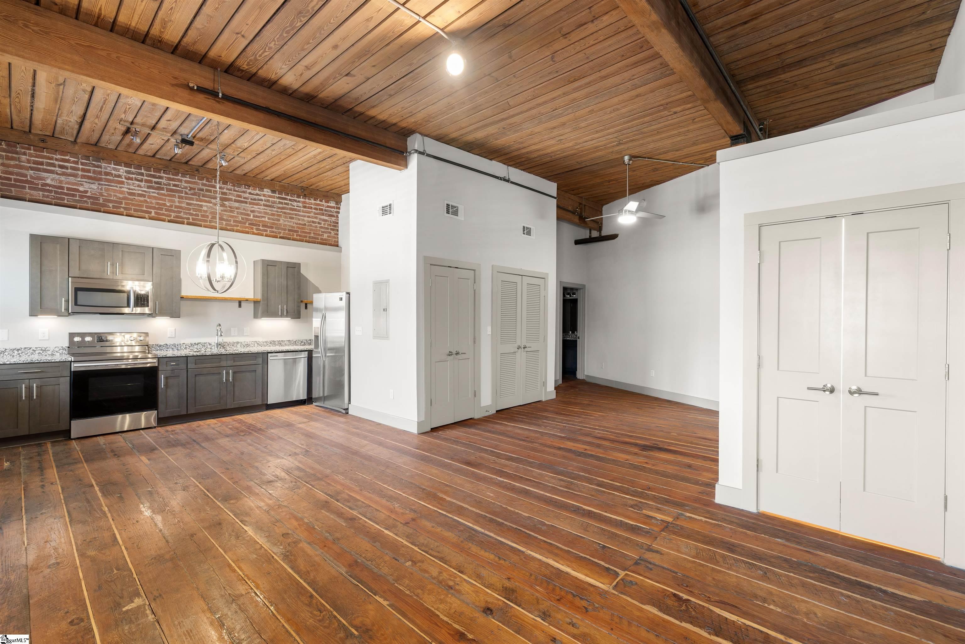 806 Green Avenue UNIT 209