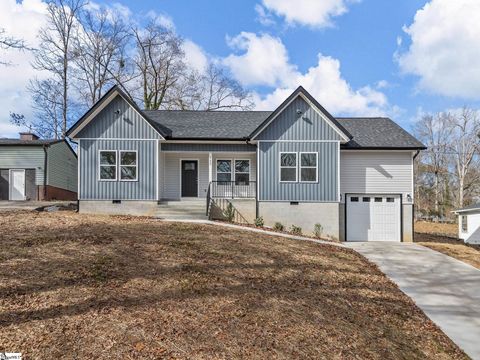 Photo of 517 Pennwood Drive, Spartanburg, SC 29306 (MLS # 1576634)