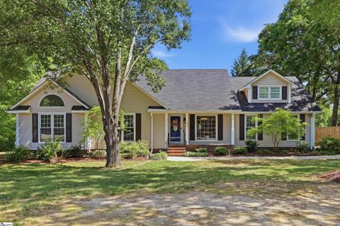 Photo of 324 Golden Carriage Run, Boiling Springs, SC 29349 (MLS # 1589762)
