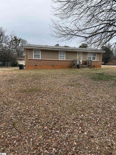 Photo of 2 Julian Bond Lane, Spartanburg, SC 29307 (MLS # 1580923)