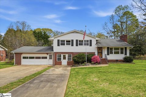 Photo of 11 Spring Valley Road, Greenville, SC 29615 (MLS # 1586053)