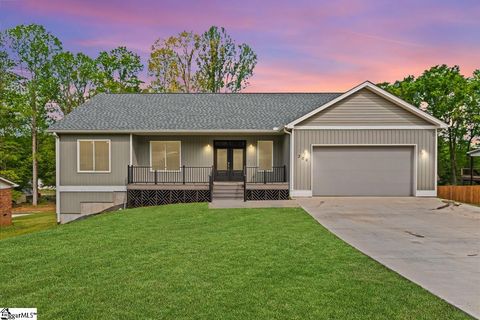 308 Pineridge Drive Spartanburg SC 29303