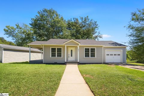 Photo of 83 Blackstock Road, Inman, SC 29349 (MLS # 1571238)