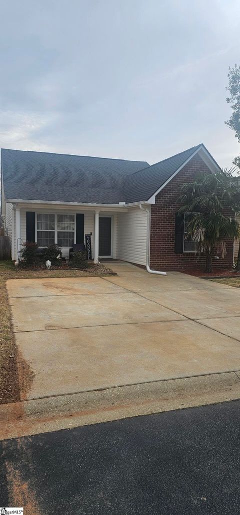 Photo of 331 S Ivestor Court, Inman, SC 29349 (MLS # 1582195)