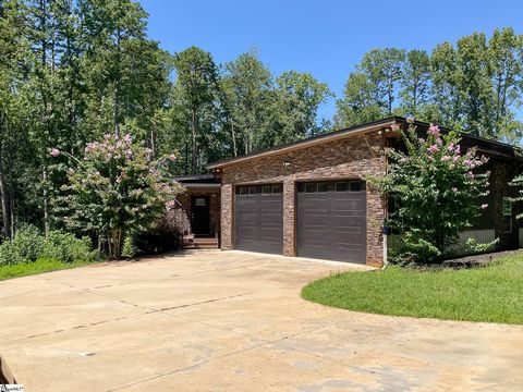 676 N Port Bass Drive Fair Play SC 29643