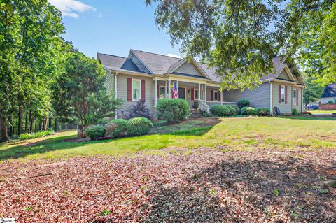 Photo of 1308 Lakewood Lane, Anderson, SC 29626 (MLS # 1582123)