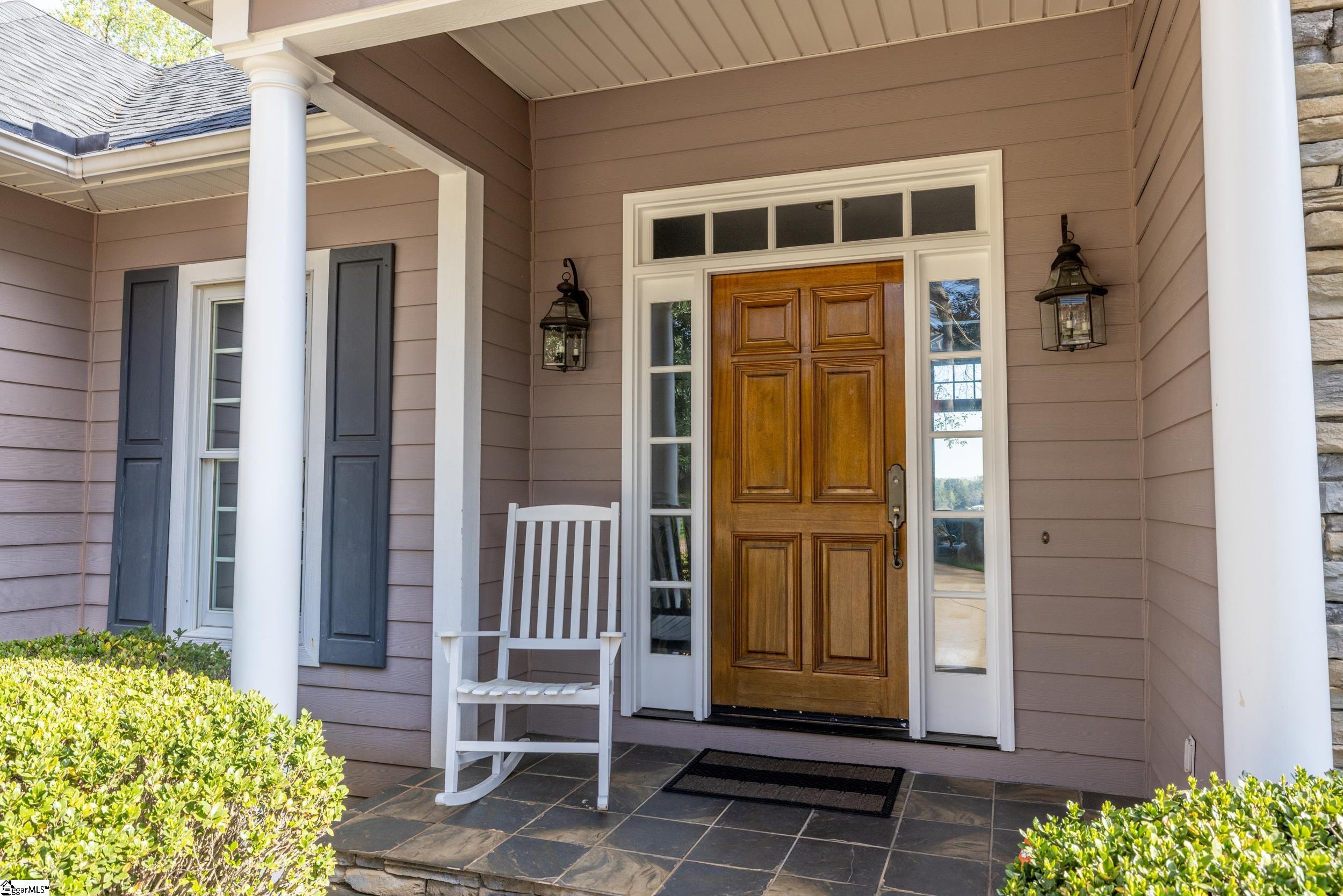 138 South Oak Pointe Drive