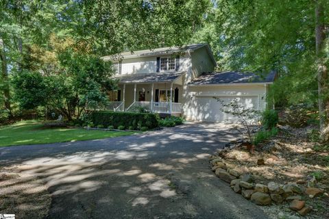 Photo of 2011 Ridgeview Lane, Seneca, SC 29678 (MLS # 1592708)
