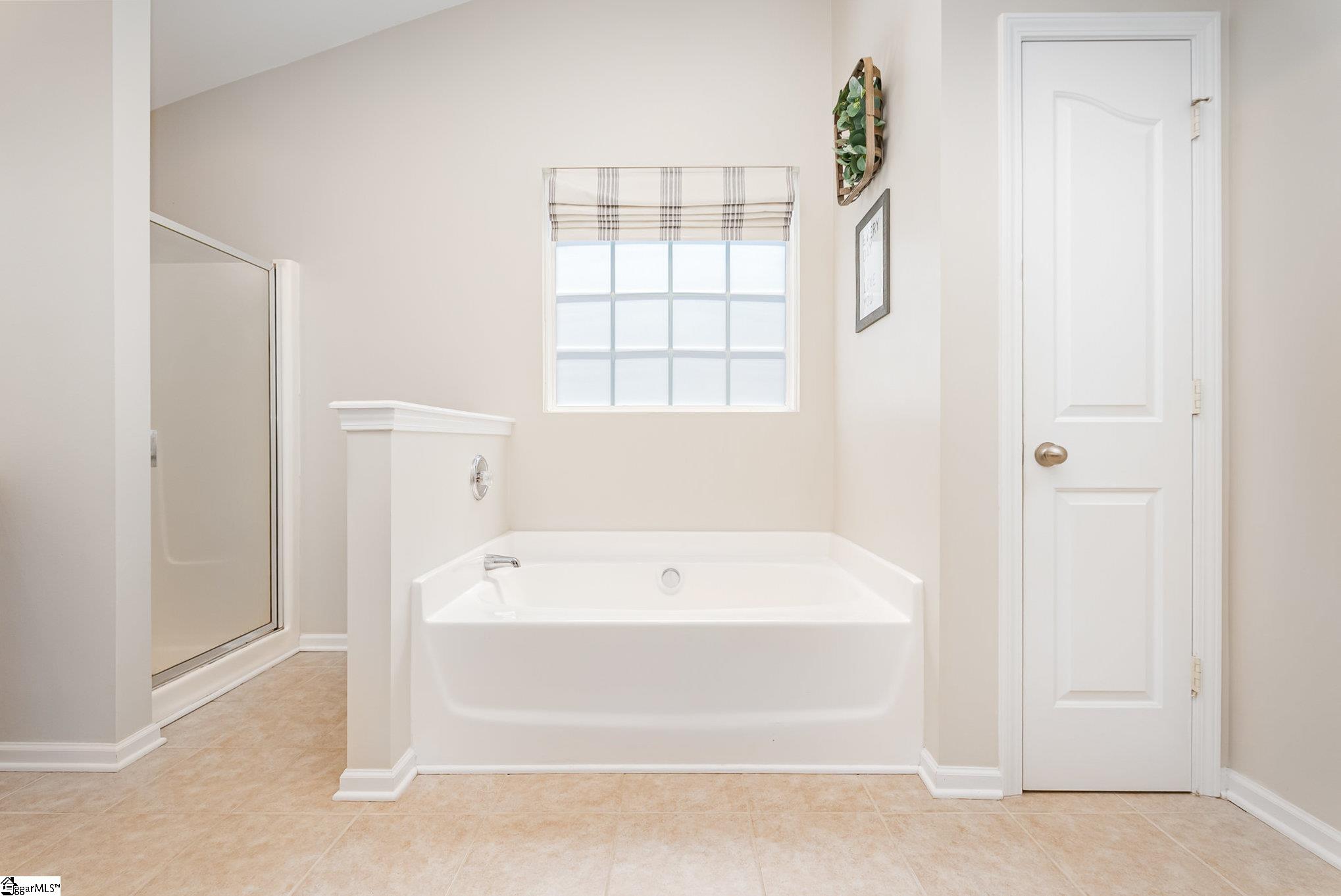 Greer, South Carolina 29650, United States, 4 Bedrooms Bedrooms, ,3 BathroomsBathrooms,Residential,Contingent,175382