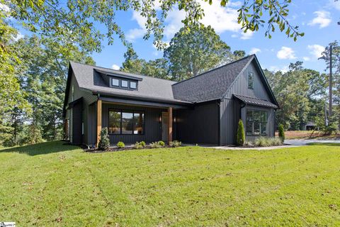 Photo of 50 Waldrop Road, Taylors, SC 29687 (MLS # 1584789)