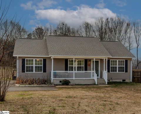Photo of 804 Clark Road, Inman, SC 29349 (MLS # 1583139)