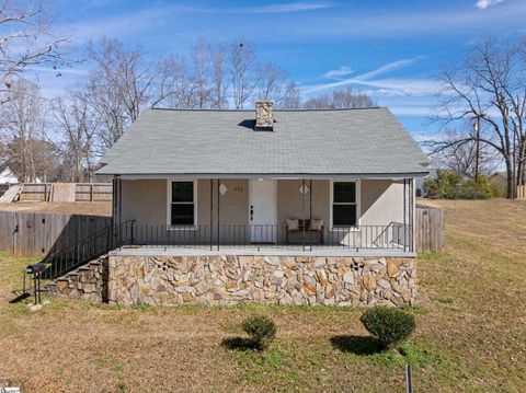 Photo of 573 Perrin Avenue, Woodruff, SC 29388 (MLS # 1582446)