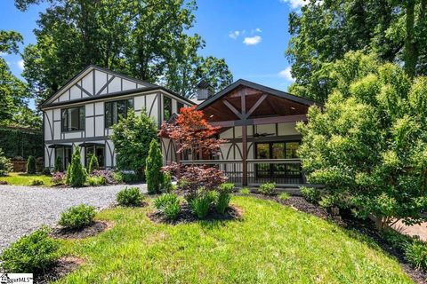 Photo of 2005 Poinsett Highway, Greenville, SC 29609 (MLS # 1574987)