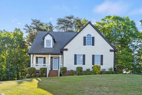 Photo of 110 Beckenham Lane, Greenville, SC 29609 (MLS # 1589079)