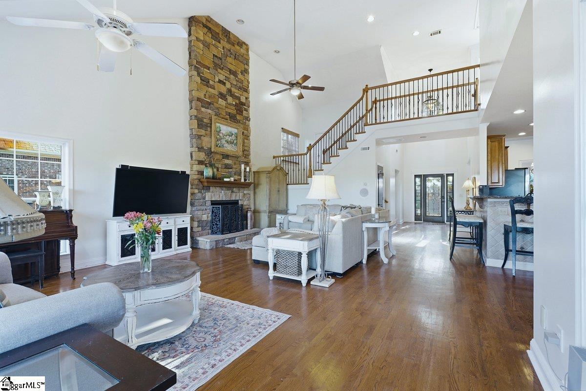 Real Estate Search 4 206 Traymore Way