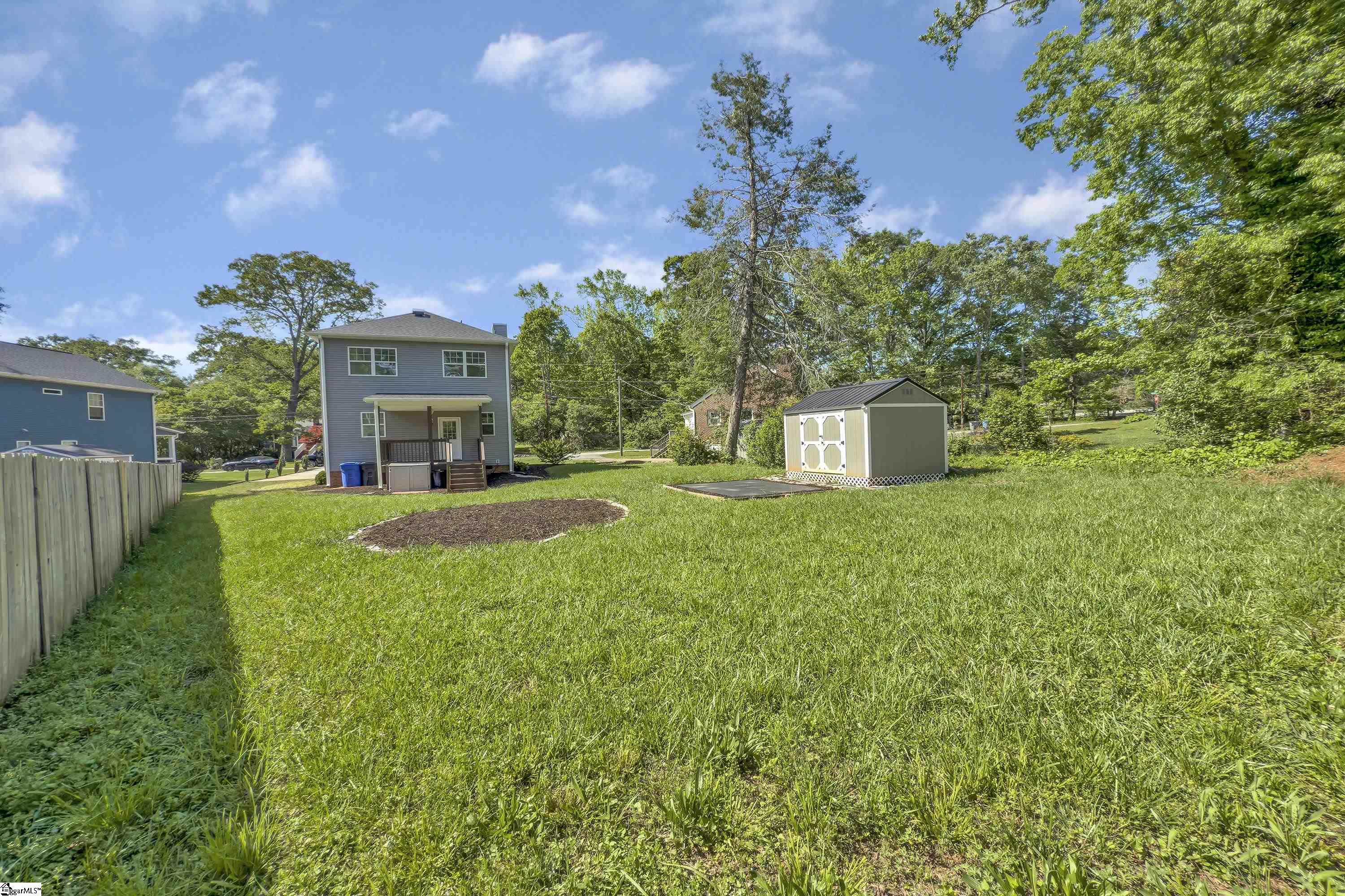 Greenville, South Carolina 29609, United States, 3 Bedrooms Bedrooms, ,3 BathroomsBathrooms,Residential,Pending,119541